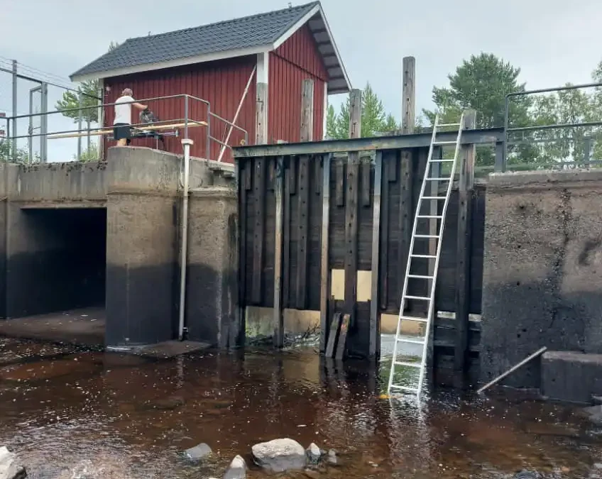 Reparering av dammluckor i Strömsborg