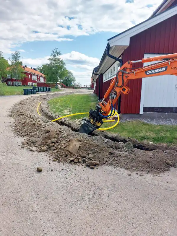 Nu förbereds det för installation av solceller på Åbyggeby Landsbygdscenter i Ockelbo 2023-06-05